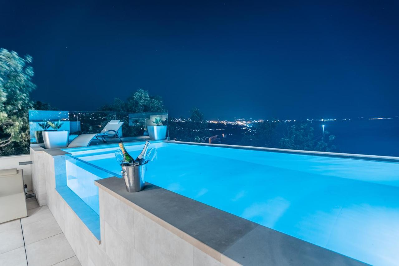 Villa The Boat With Rooftop Pool Matulji Exterior foto